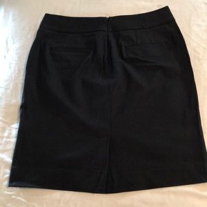 NWOT black stretchy pencil skirt